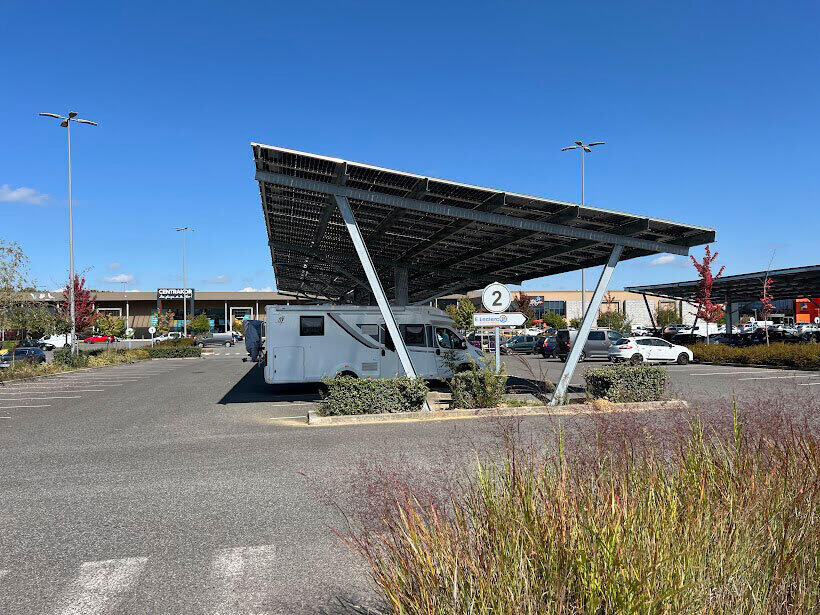 ombriere-parking-bouquet-charpente-metallique-charente-maritime