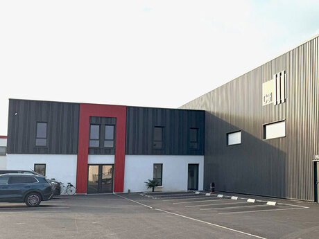 bardage-batiment-charpente-metallique-extension-CSI-La-Rochelle-bouquet
