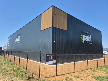 construction-salle-padel-charente-maritime-bouquet-charpente-metallique