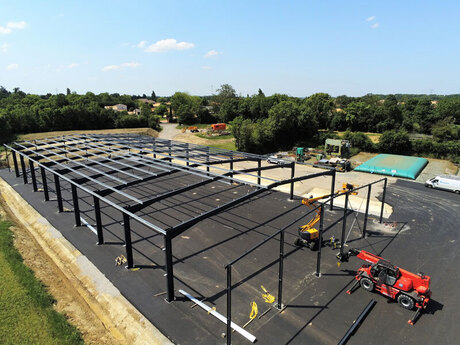 montage-charpente-metallique-entrepot-stockage-ossature-metallique-niort-bouquet-sa